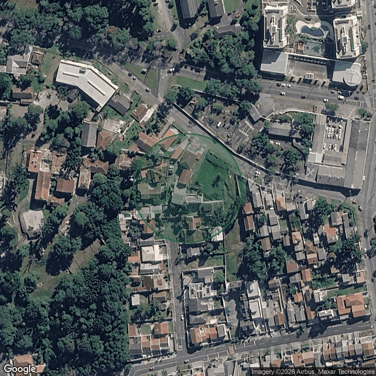 Terreno em Curitiba — 2.000 m² — foto 1 de 3