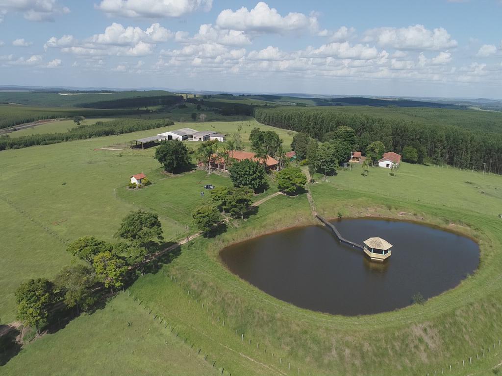 Propriedade rural em Botucatu — 242 ha — foto 1 de 12